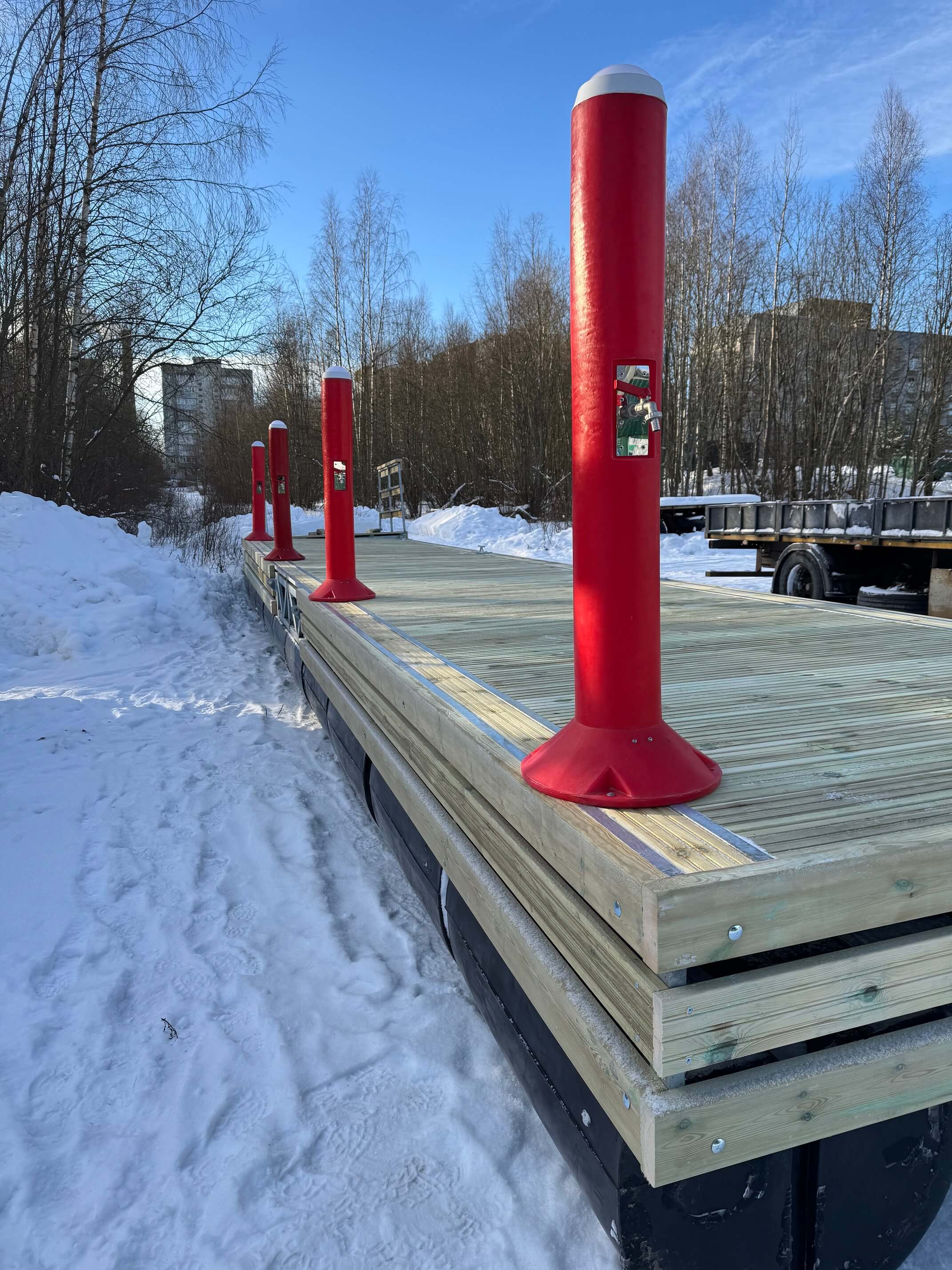 сервисная стойка для причала